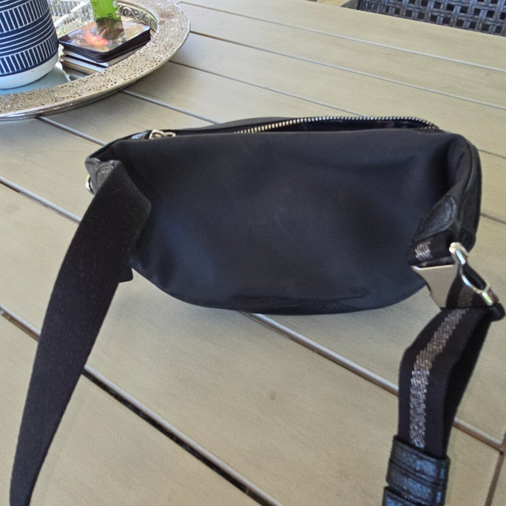 Pouch - Picture 2 of 3